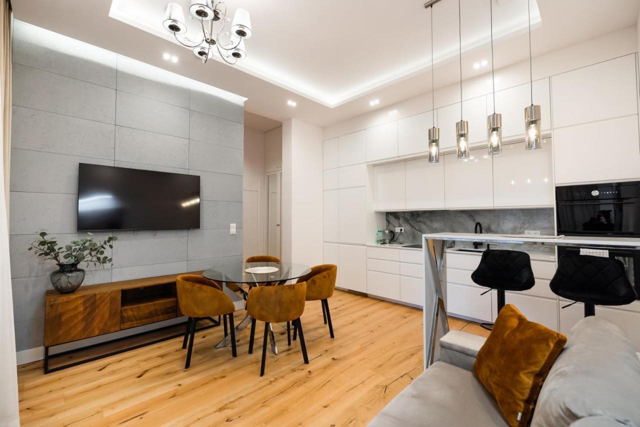 ורשה Zlota Sophisticated Apartment מראה חיצוני תמונה